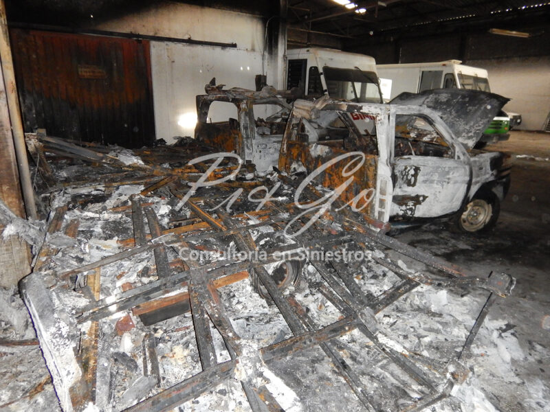 Investigacion de incendios y explosiones en México Investigación de incendios Investigacion de incendios Investigación de incendios y explosiones en méxico Investigación de siniestros Siniestro Siniestros Pi&Go